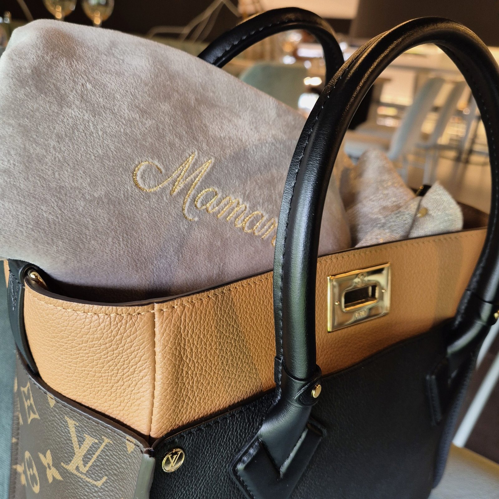 Pochettes et sacs Edoaria nom personnalisé Edoaria bags from the Ciel des Rêves collection personnalised with name in gold embroidery